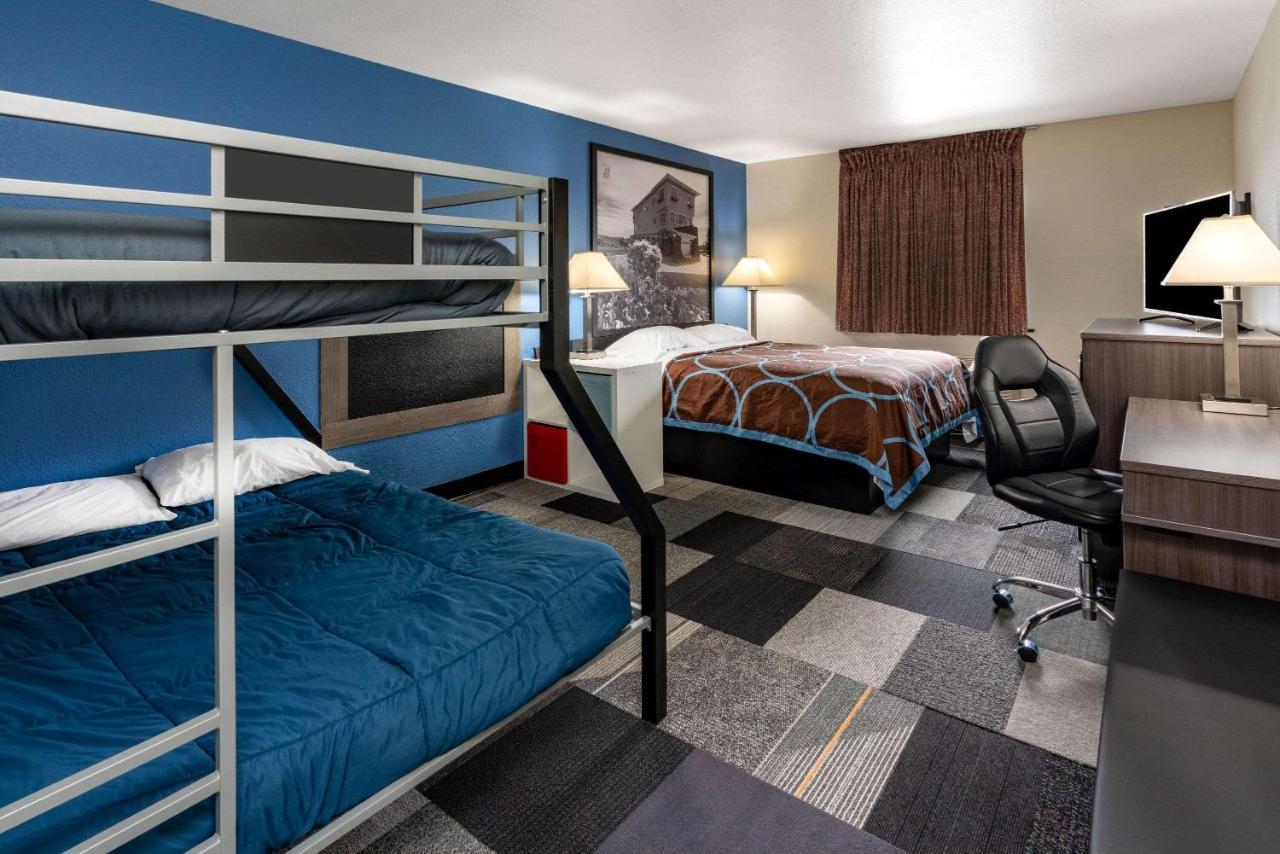Super 8 By Wyndham Spokane Valley Buitenkant foto
