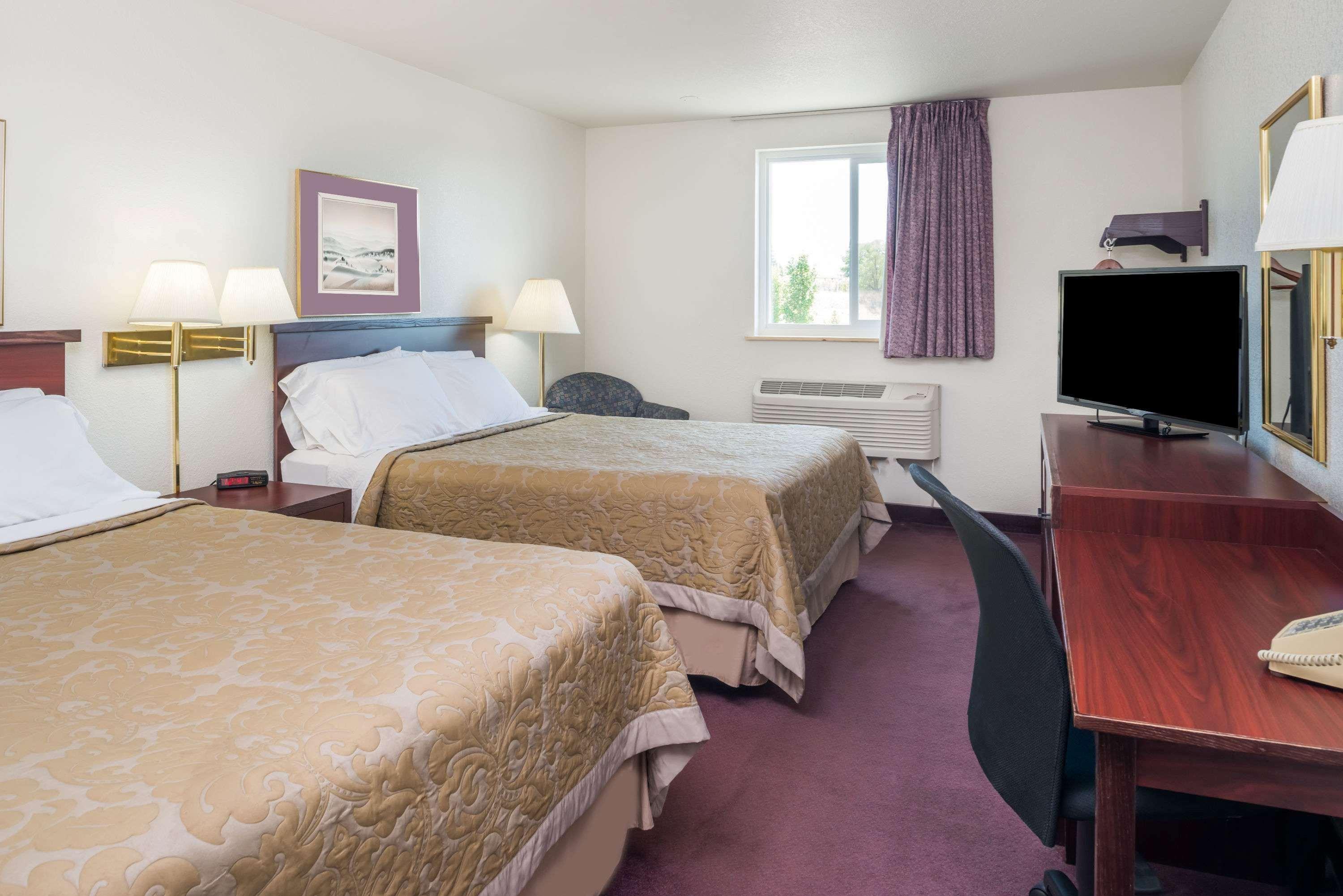 Super 8 By Wyndham Spokane Valley Buitenkant foto