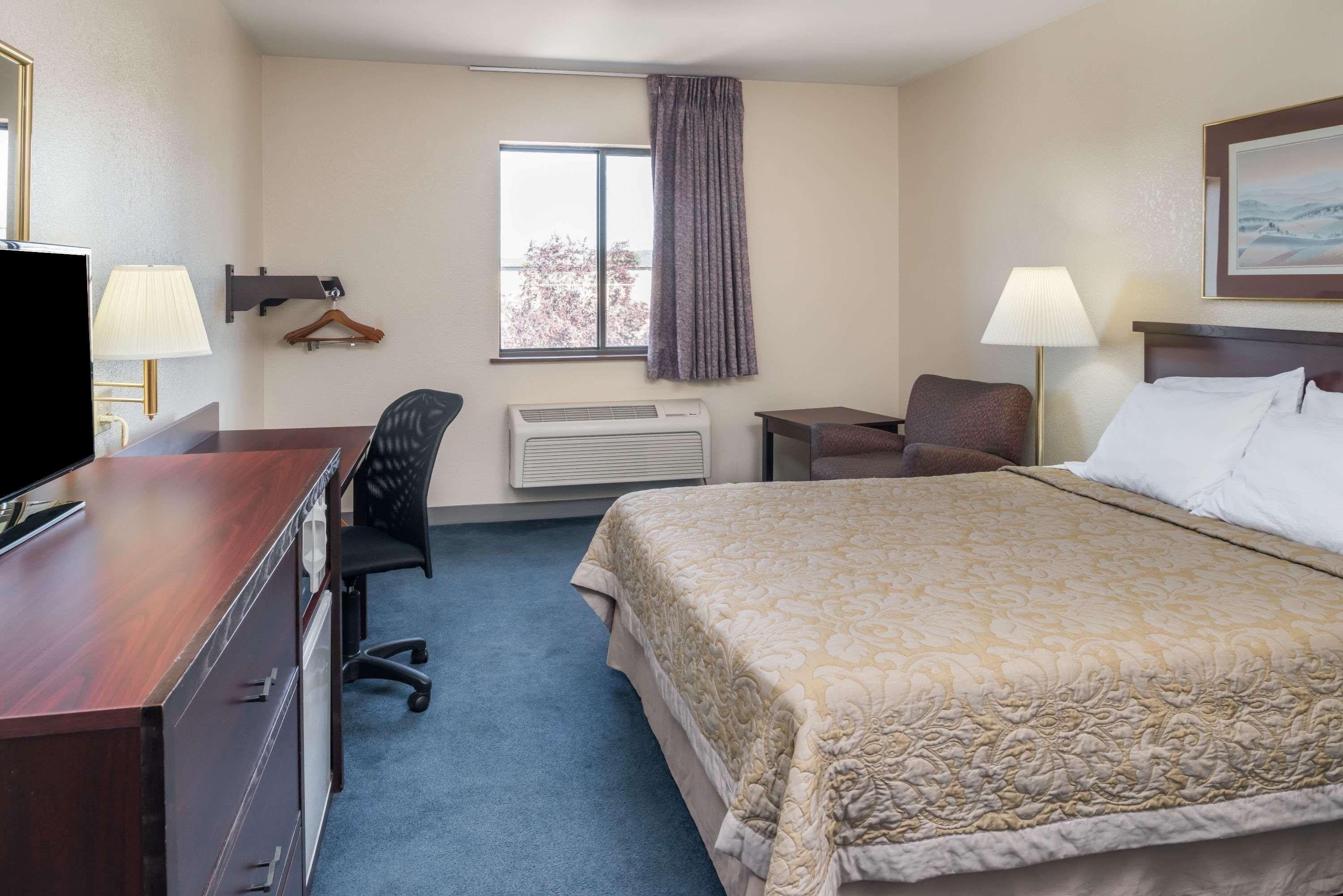 Super 8 By Wyndham Spokane Valley Buitenkant foto